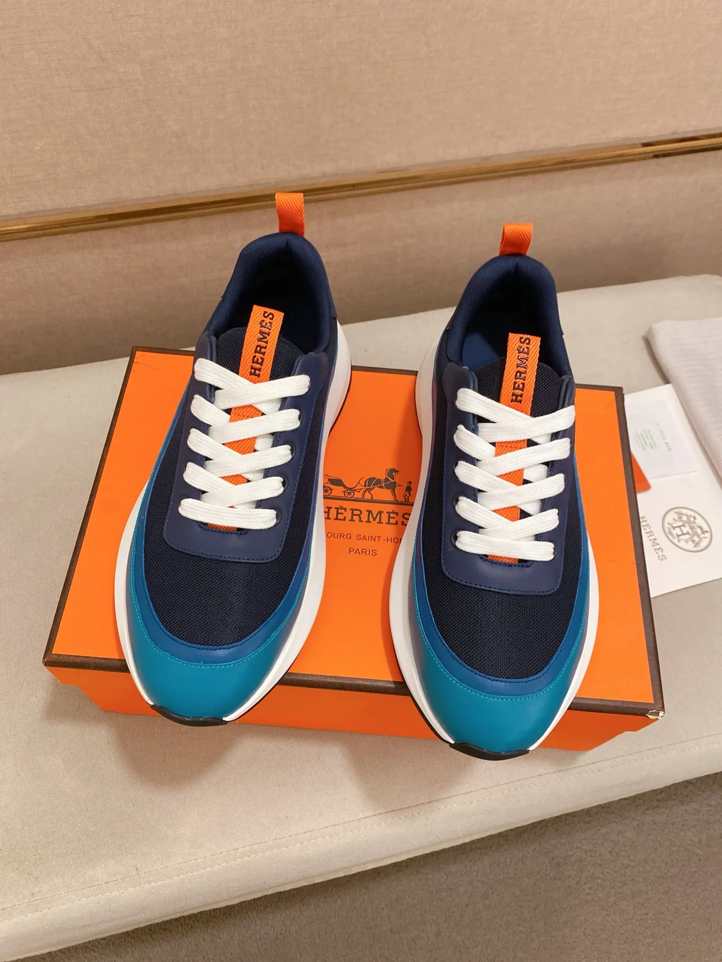 Men's clothing and shoes💰: 620💰《HERMES》【Classic Original Version】Hermès; Top 🔝 Purchasing Agency 🔍🔍Men's latest 🇺🇸 counters are on sale simultaneously, original imported from Italy ▲▲Silk cowhide with breathable fabric ▲▲ (high-end and expensive Qi·Grade) Exquisite workmanship (Italian 🇮🇹Imported water-dyed 🐂cowhide lining) Sole: Original sole provided by the original factory, ⚠️Exclusive double-layer activity·TPR·Rubber·Combined molded outsole; Super·comfortable·wear-resistant·non-slip·environmental protection The real thing is more beautiful if you take the real thing (high quality, follow the order), you can enter and exit the counter at will * Number of yards: 38·39·40·41·42·43·44# (can be customized 45.)